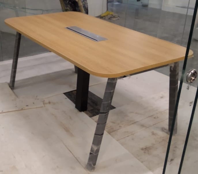 Meeting table